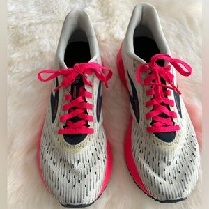 Women Brooks Hyperion Tempo, size 9.5, good condition